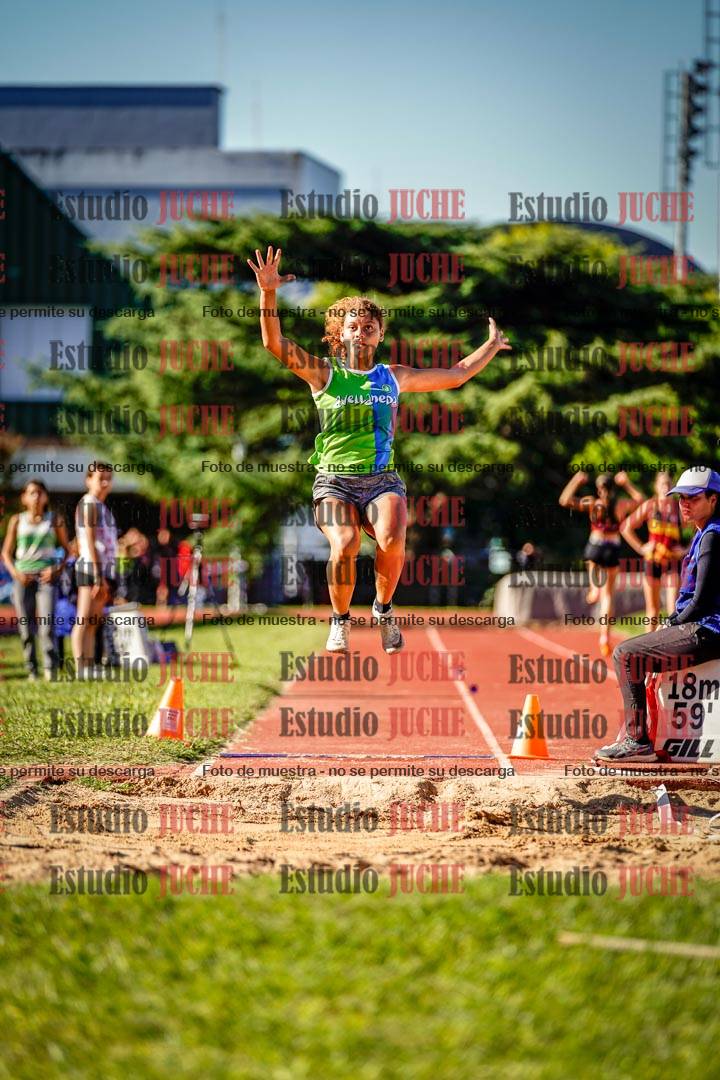 Fotos del salto en largo de mujeres