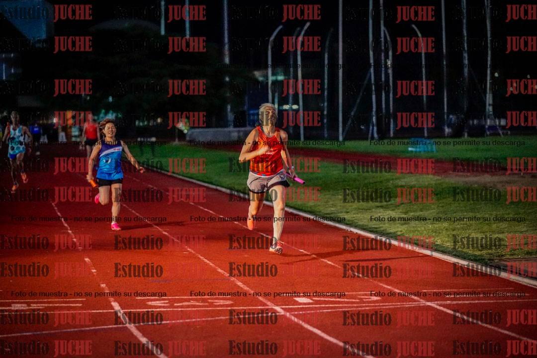 Fotos de las postas 4x100 m mixtas