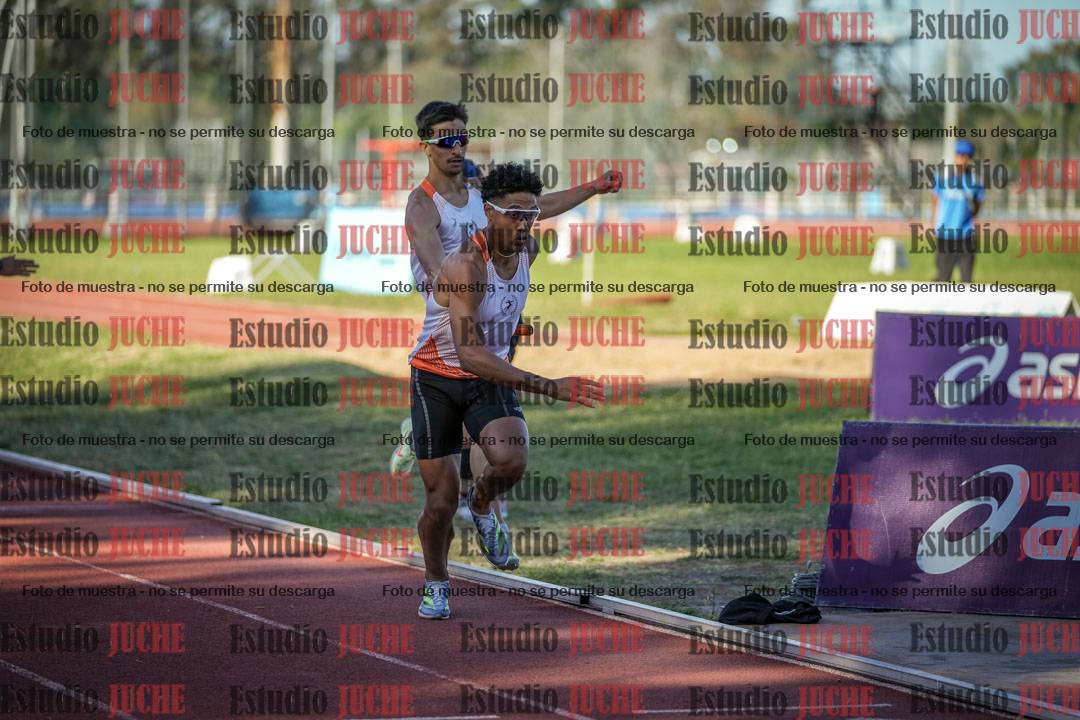 Fotos de las Postas 4x400 m de varones