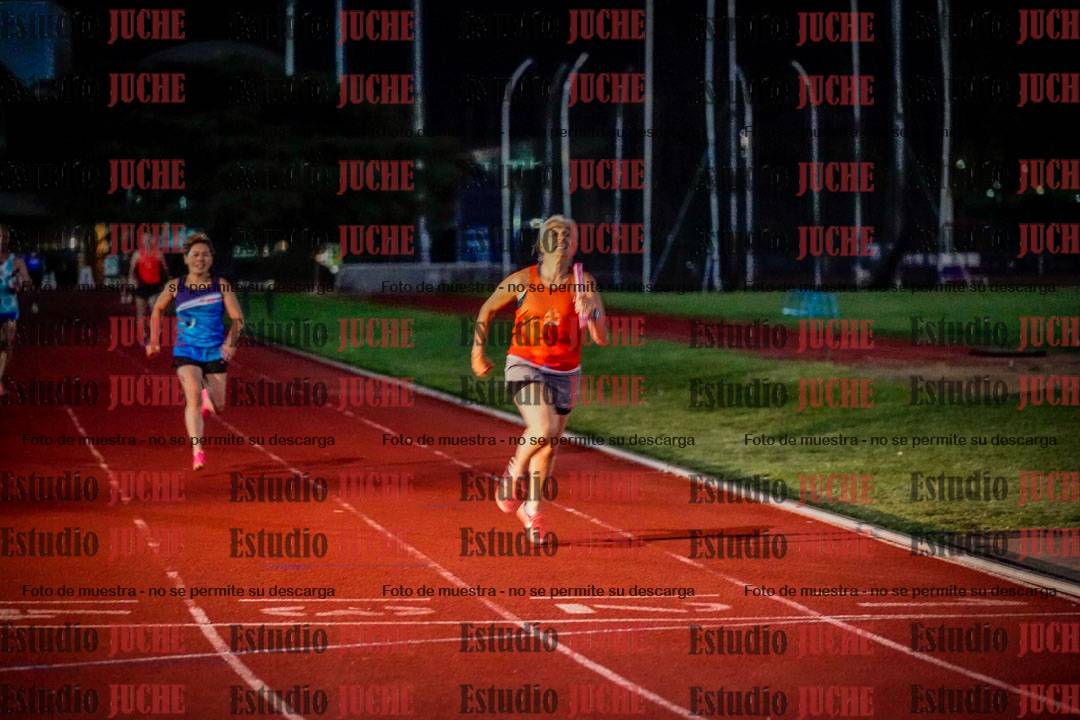 Fotos de las postas 4x100 m mixtas