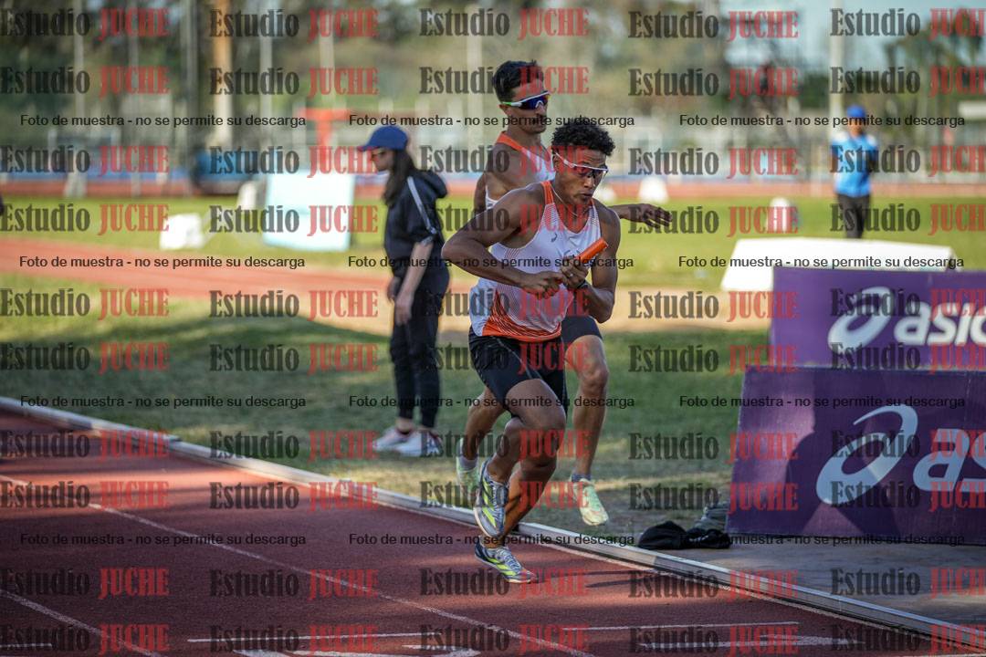 Fotos de las Postas 4x400 m de varones