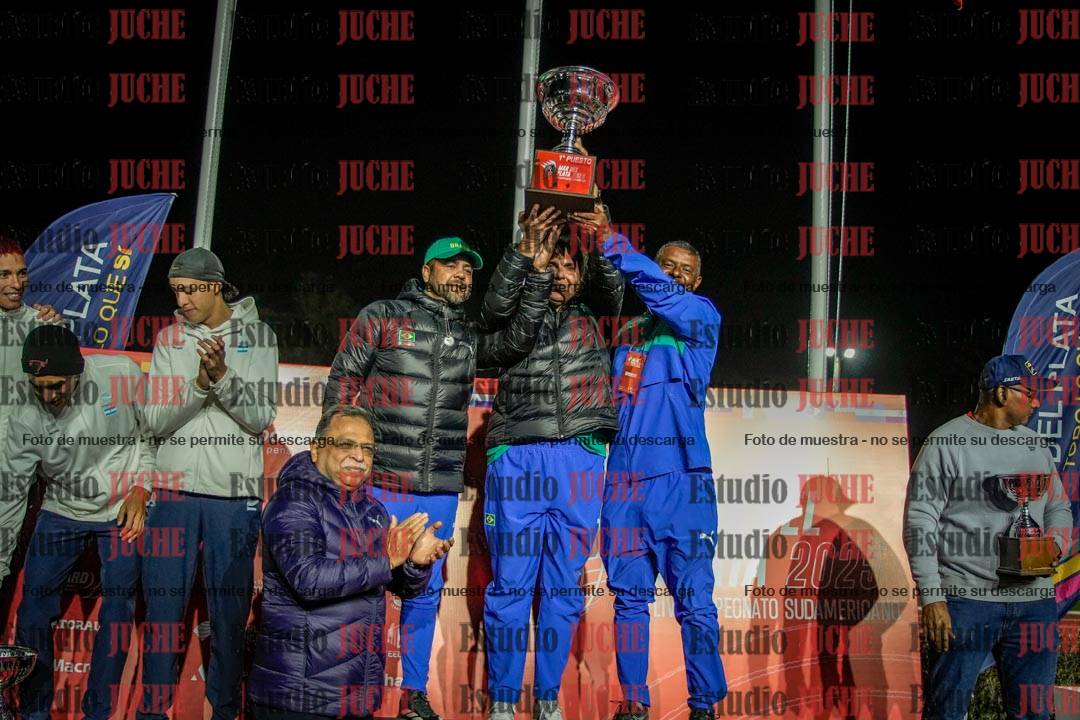 Fotos de algunos extras y podios del día 3