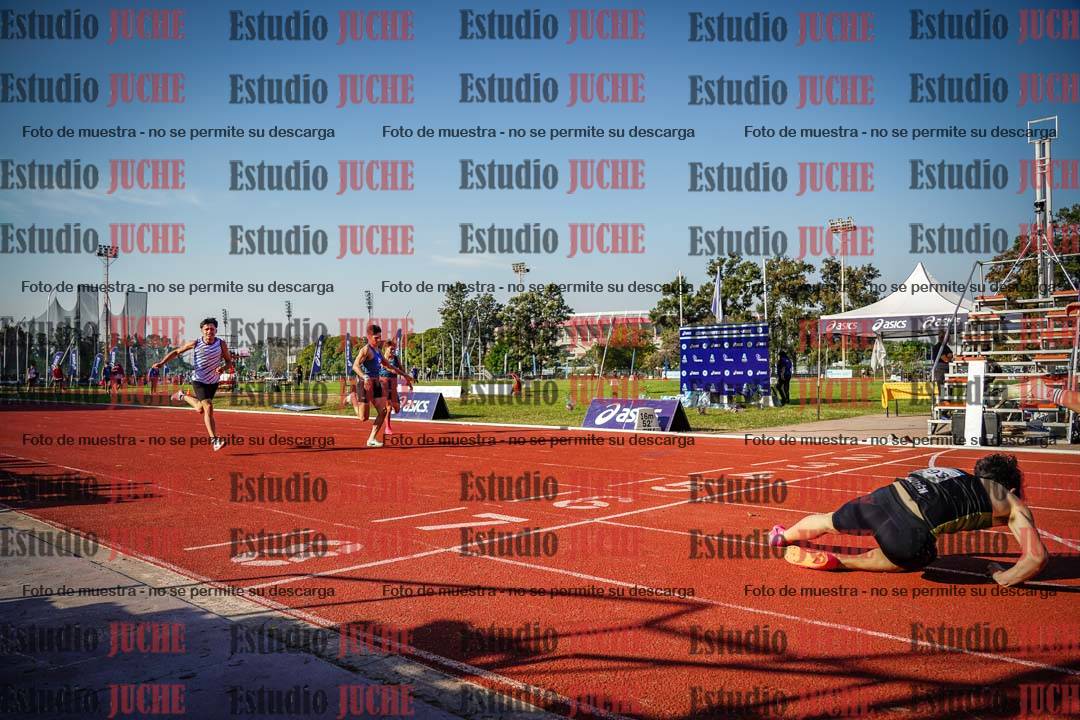 Fotos de los 400 m con vallas de varones