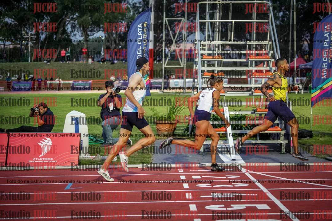 Fotos de los relevos 4x400 m mixtos