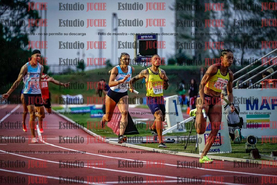 Fotos de los relevos 4x400 m mixtos