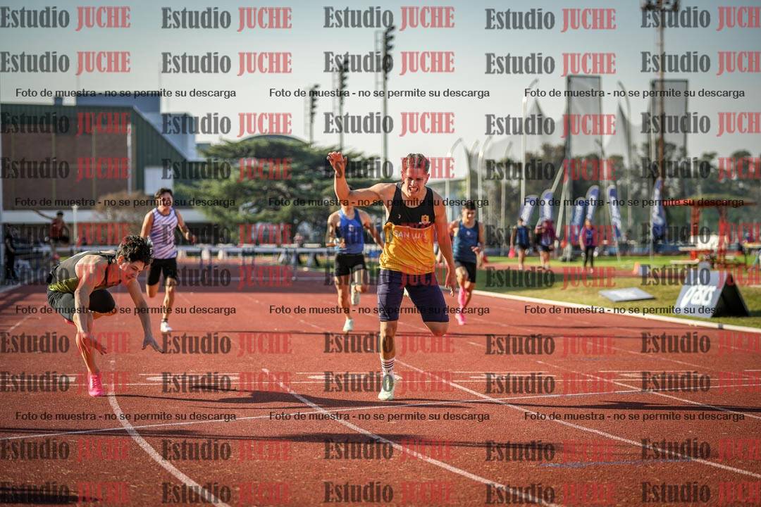 Fotos de los 400 m con vallas de varones