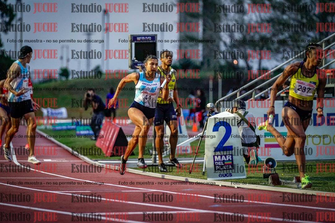 Fotos de los relevos 4x400 m mixtos