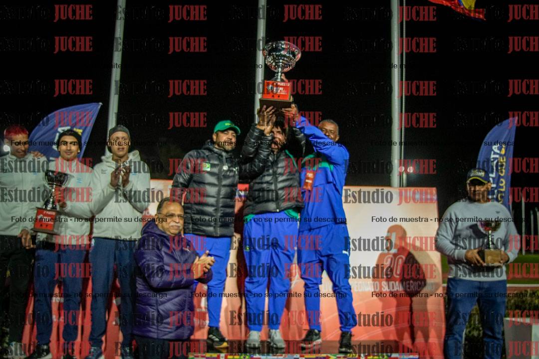 Fotos de algunos extras y podios del día 3