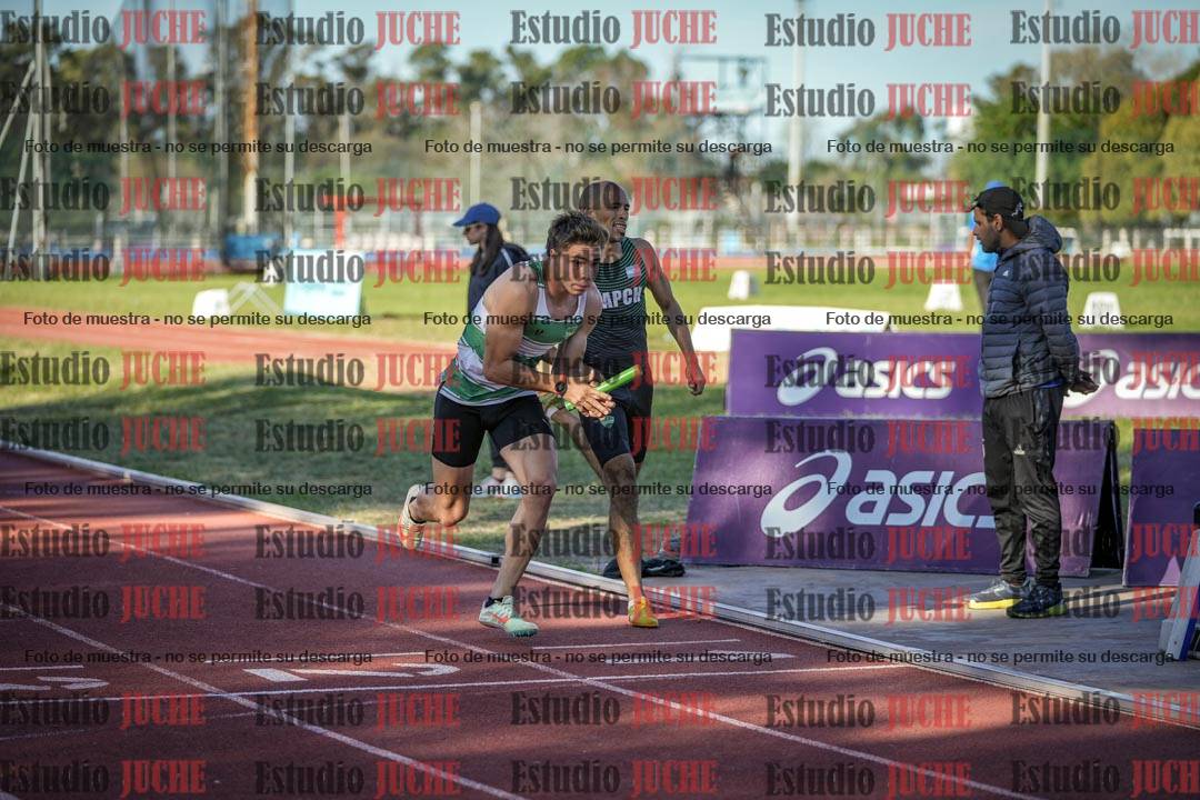 Fotos de las Postas 4x400 m de varones