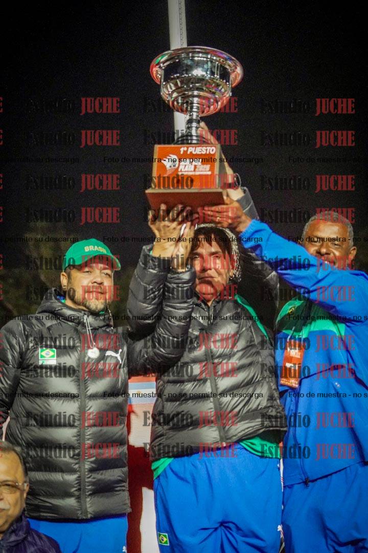 Fotos de algunos extras y podios del día 3