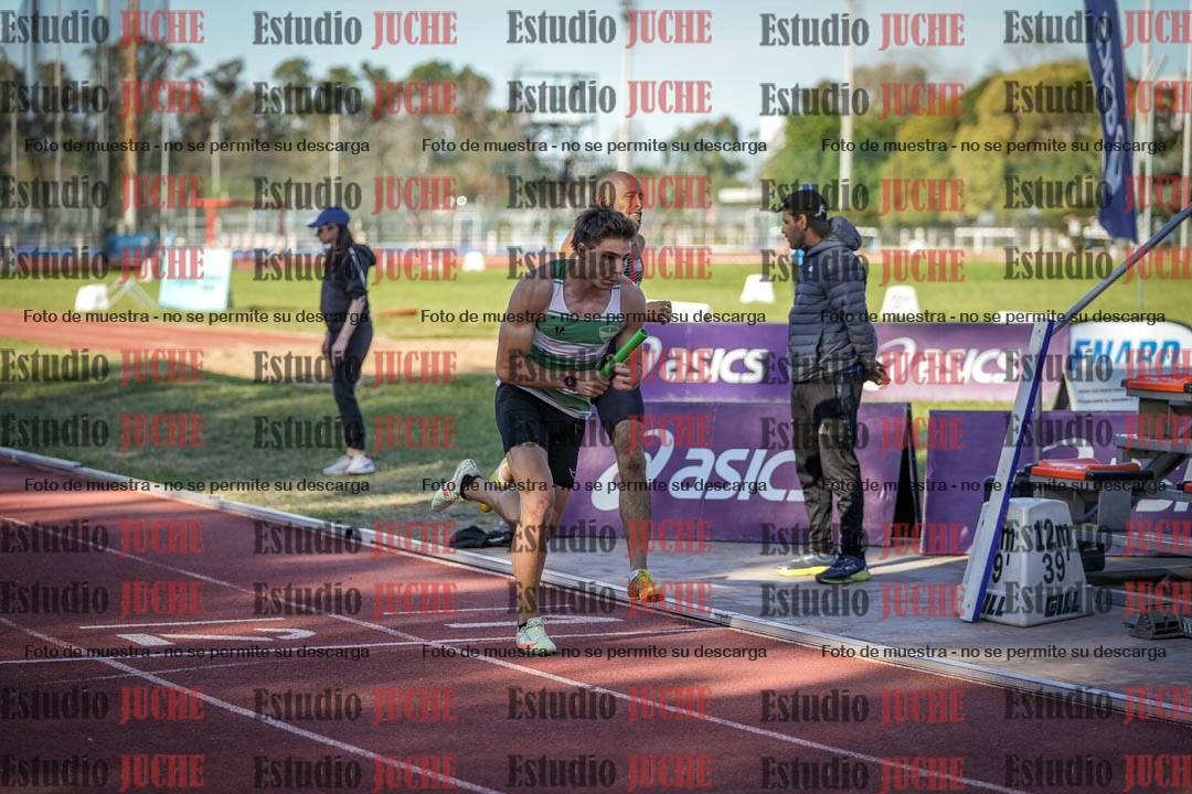 Fotos de las Postas 4x400 m de varones