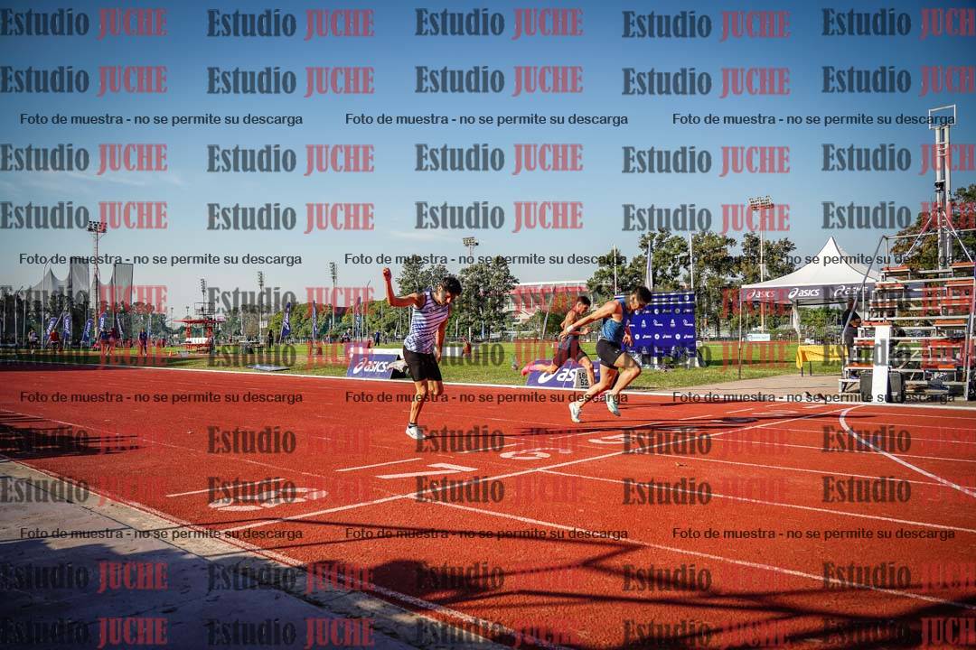 Fotos de los 400 m con vallas de varones