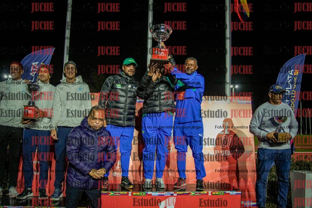 Fotos de algunos extras y podios del día 3
