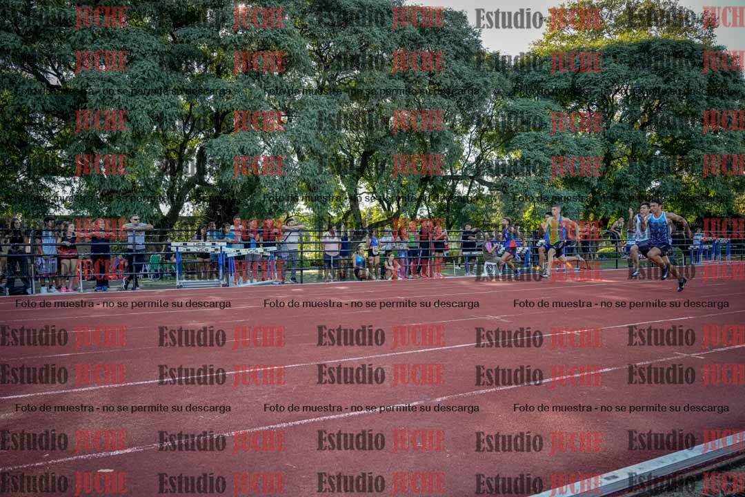 Fotos de los 100 m llanos de varones - FINAL