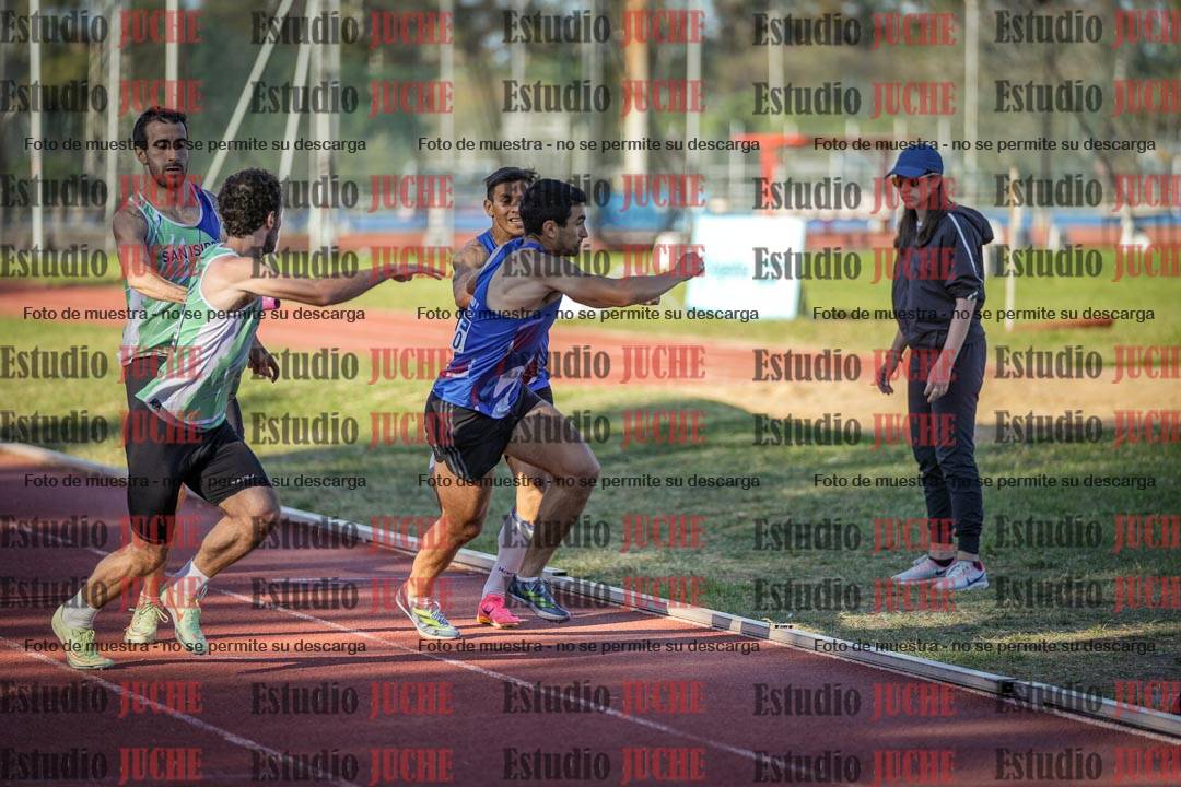 Fotos de las Postas 4x400 m de varones