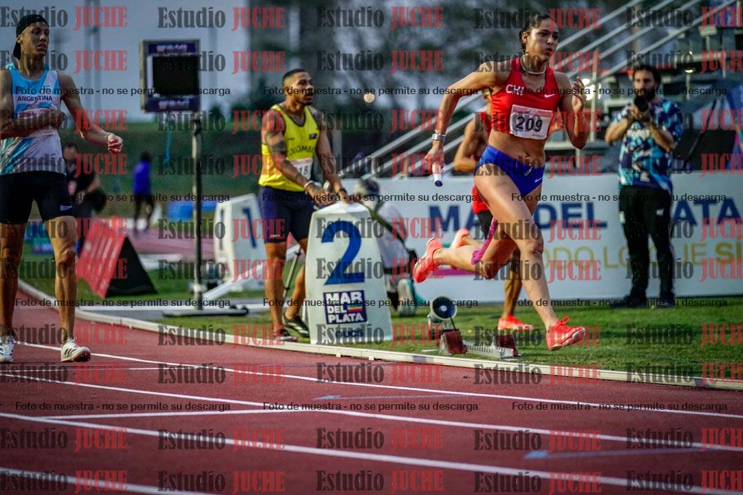 Fotos de los relevos 4x400 m mixtos