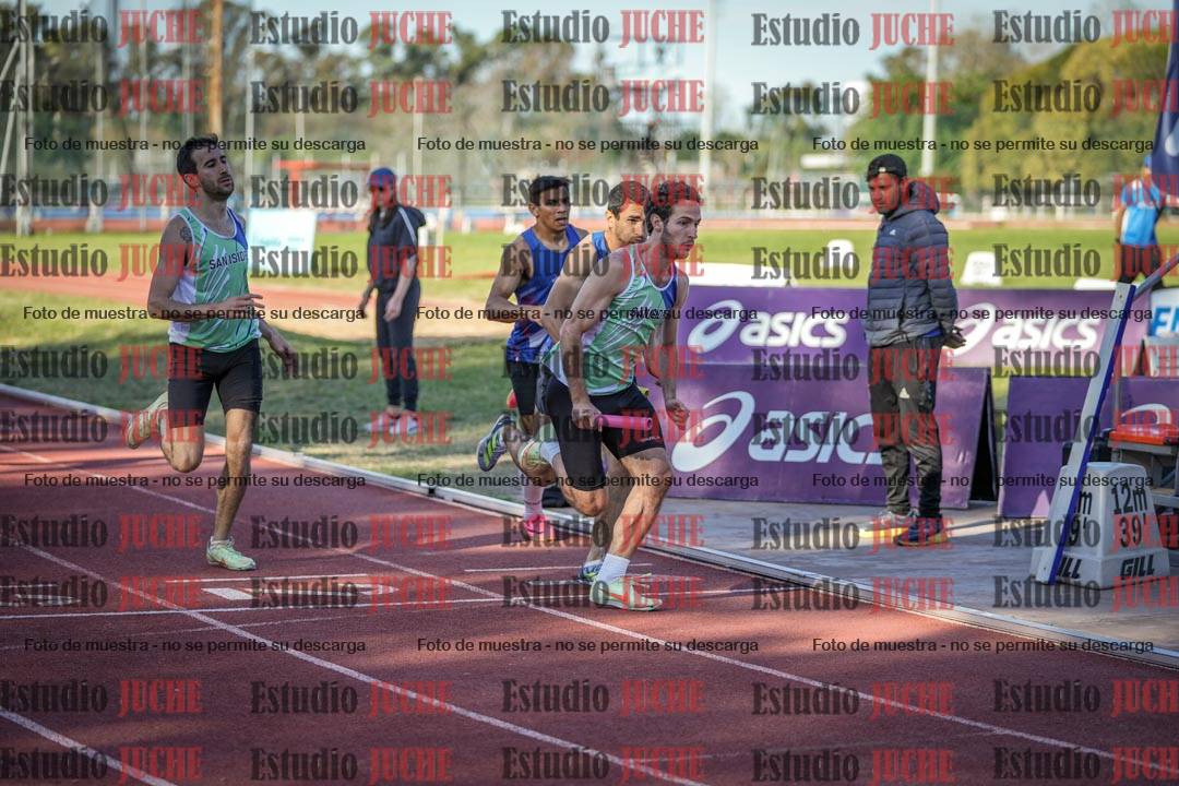 Fotos de las Postas 4x400 m de varones