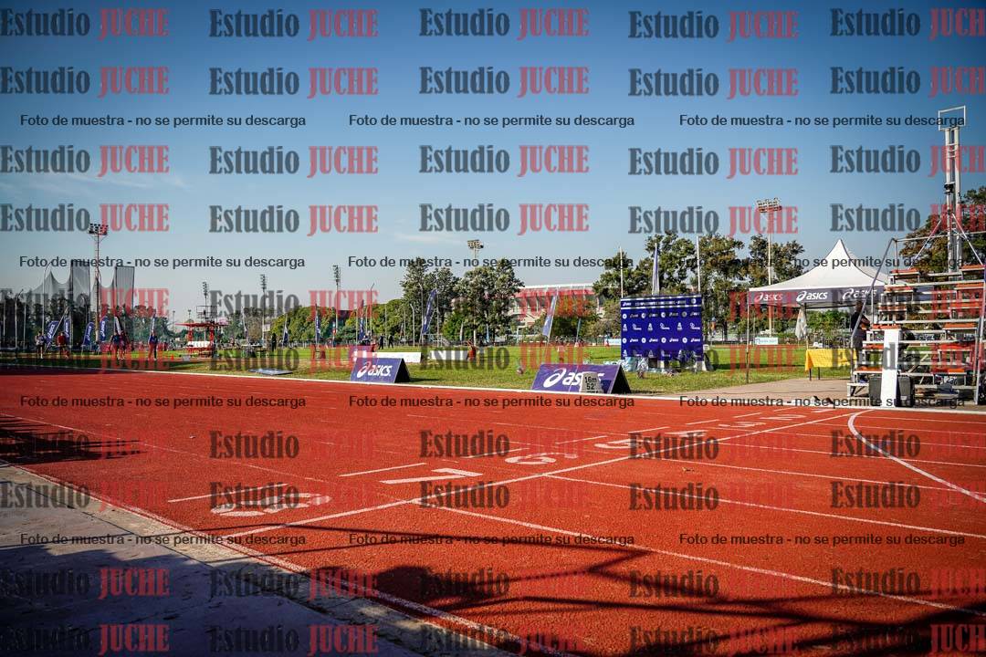 Fotos de los 400 m con vallas de varones