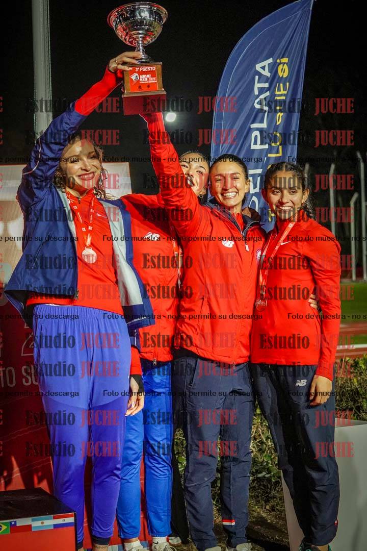 Fotos de algunos extras y podios del día 3