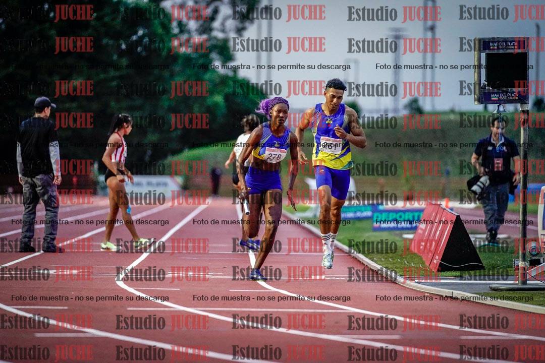 Fotos de los relevos 4x400 m mixtos