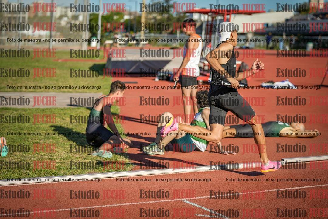 Fotos de las Postas 4x400 m de varones
