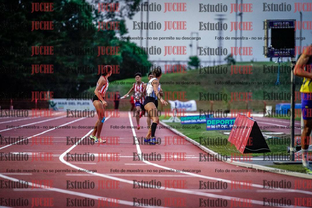 Fotos de los relevos 4x400 m mixtos