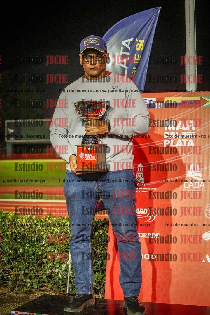 Fotos de algunos extras y podios del día 3