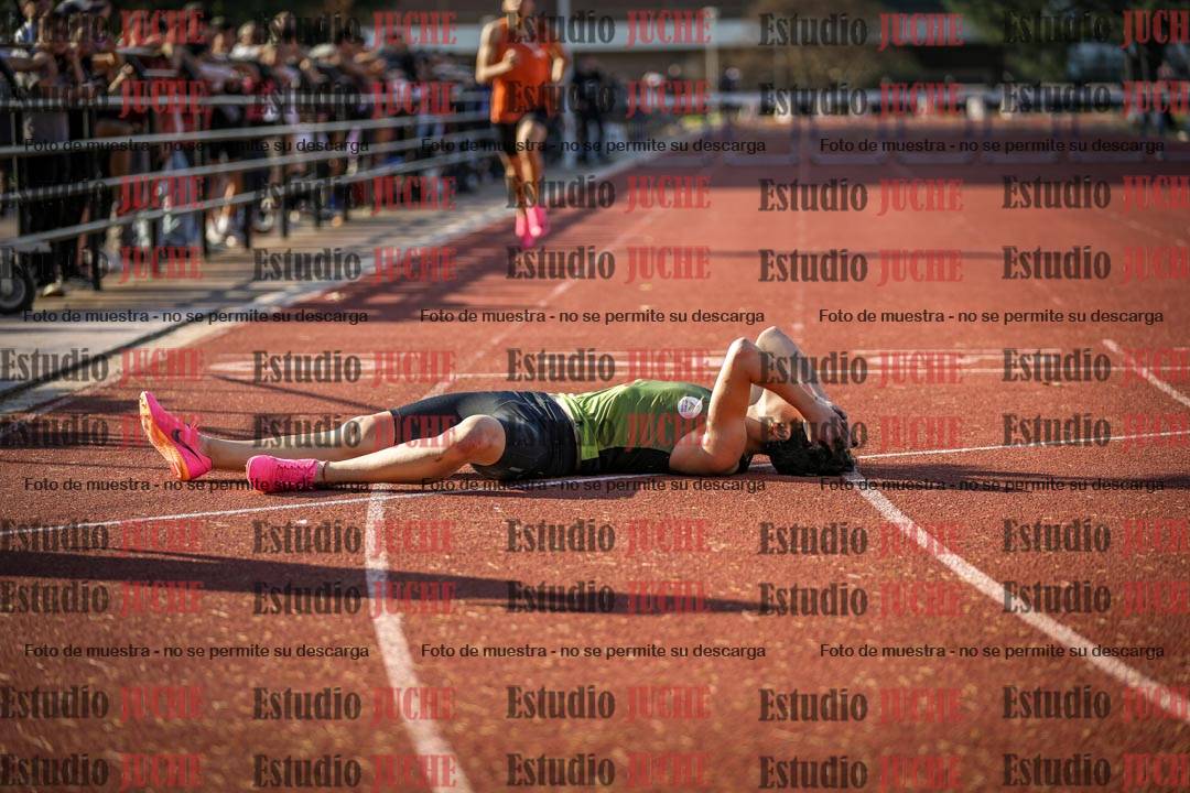 Fotos de los 400 m con vallas de varones
