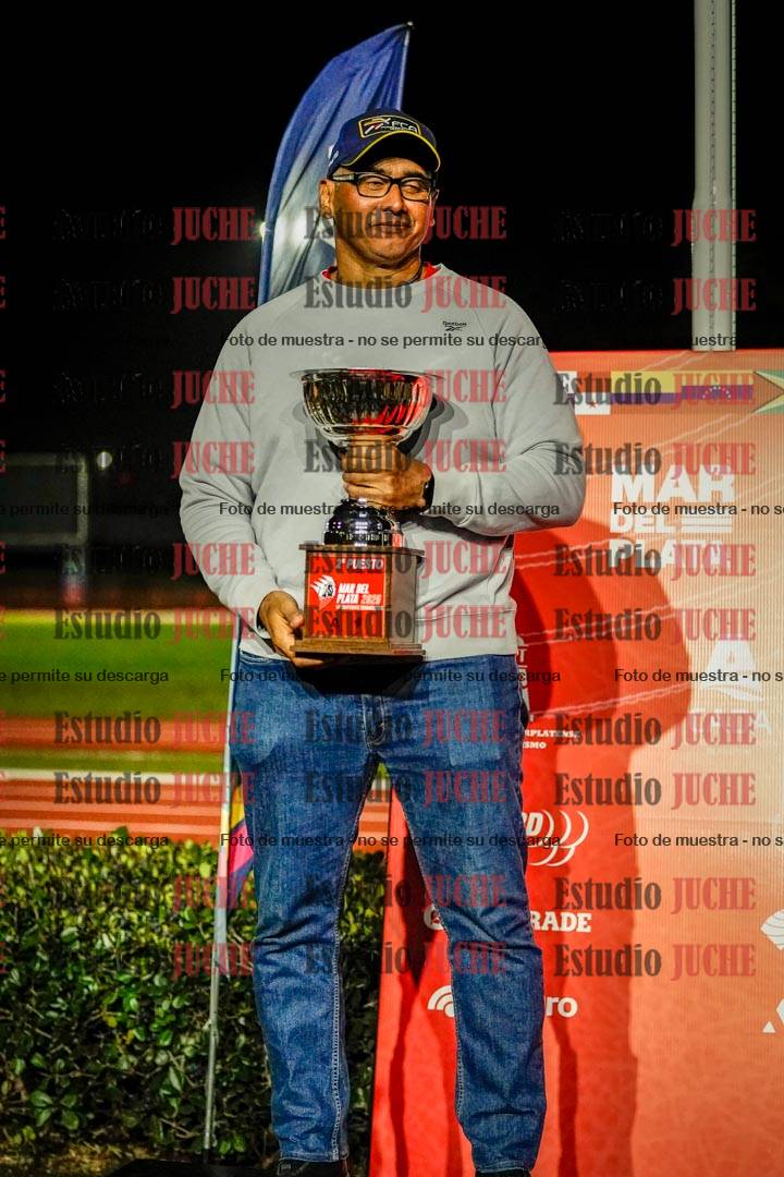 Fotos de algunos extras y podios del día 3
