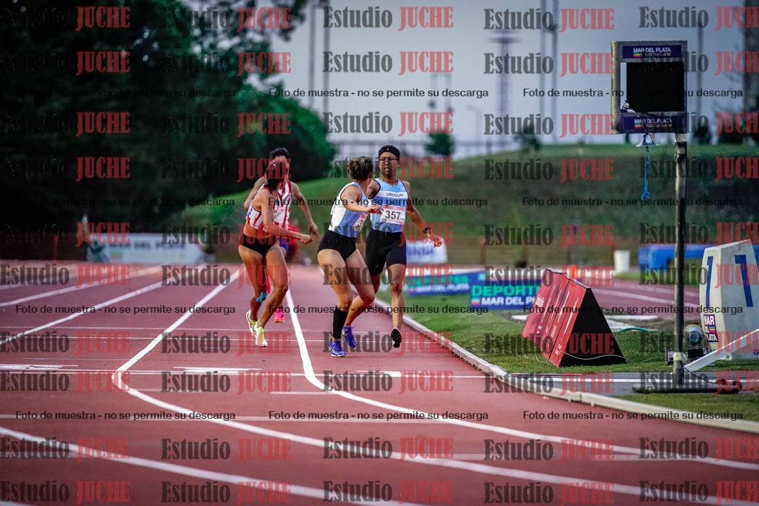 Fotos de los relevos 4x400 m mixtos