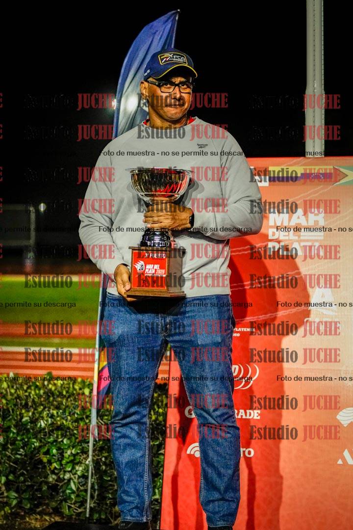 Fotos de algunos extras y podios del día 3