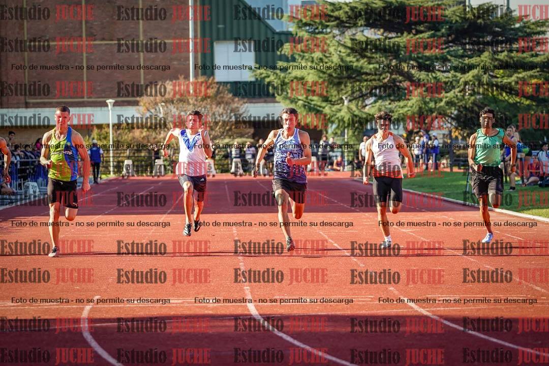 Fotos de los 100 m llanos de varones - FINAL