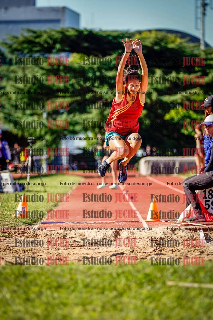 Fotos del salto en largo de mujeres