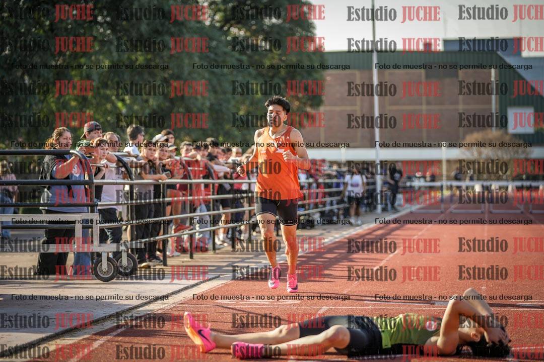 Fotos de los 400 m con vallas de varones