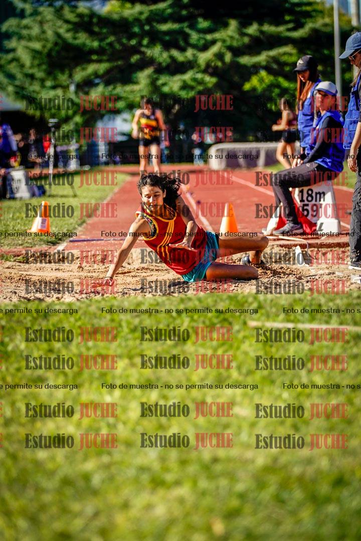 Fotos del salto en largo de mujeres