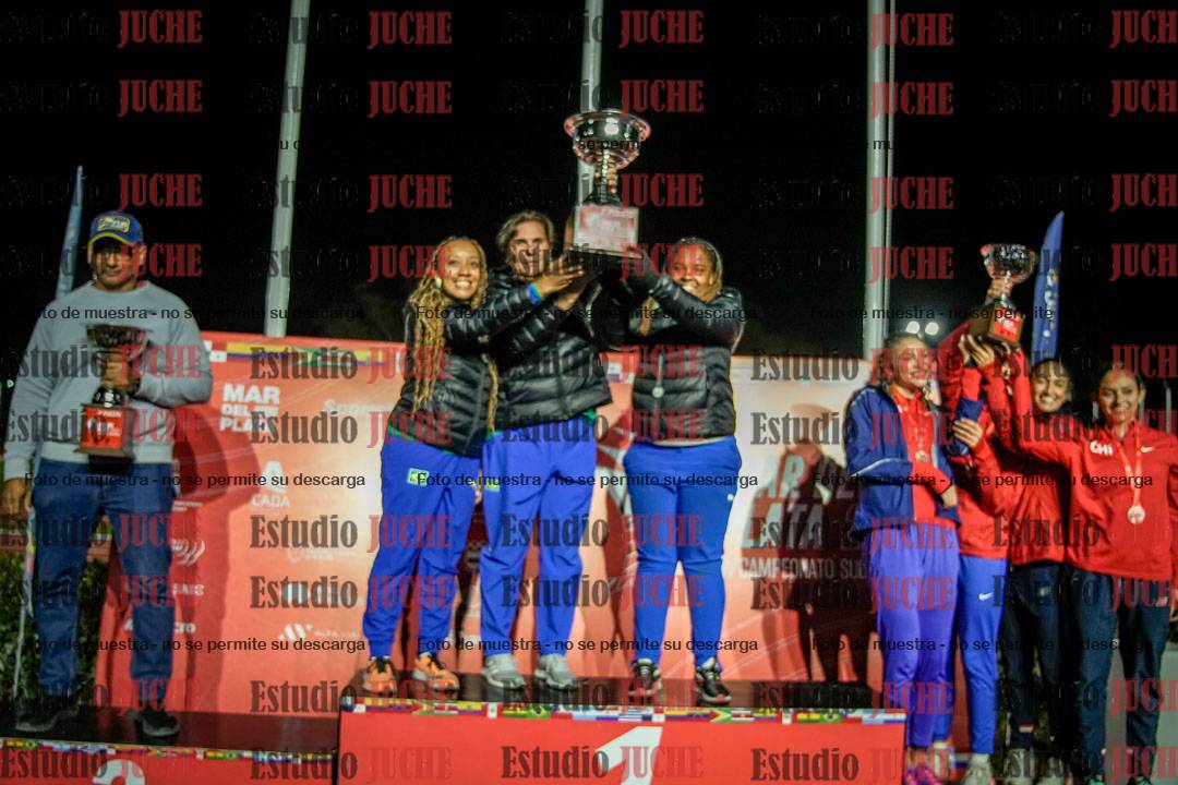 Fotos de algunos extras y podios del día 3