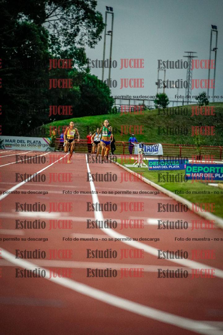 Fotos de los relevos 4x400 m mixtos