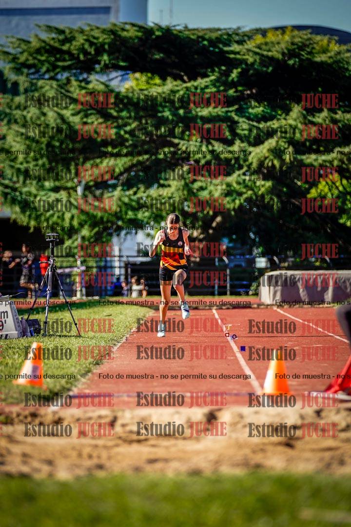 Fotos del salto en largo de mujeres