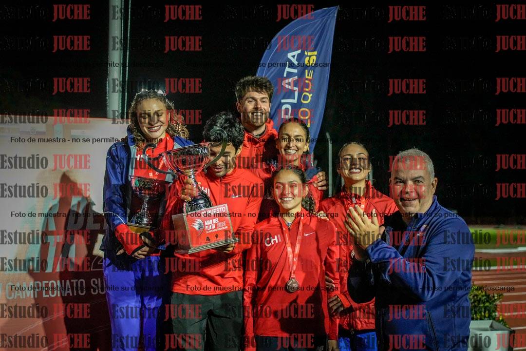 Fotos de algunos extras y podios del día 3