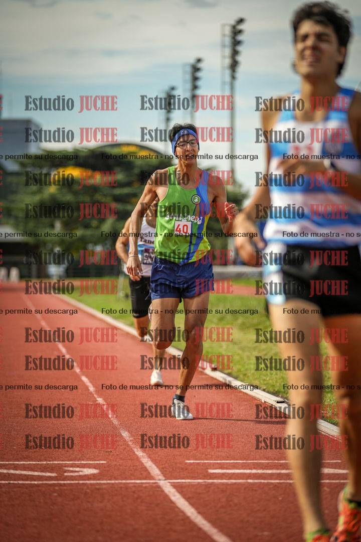 Fotos de los 800 m llanos de varones