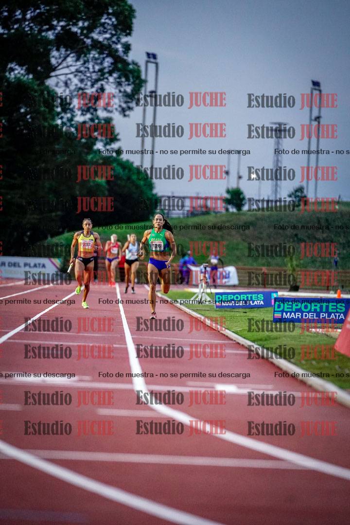 Fotos de los relevos 4x400 m mixtos