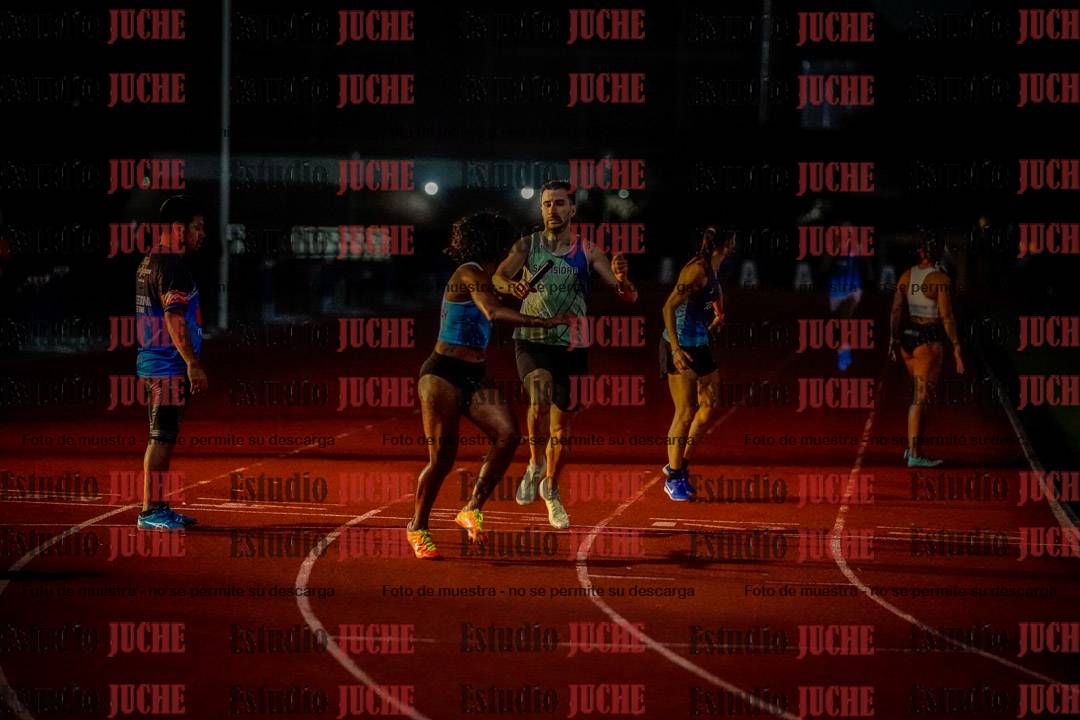 Fotos de las postas 4x400 m mixtas