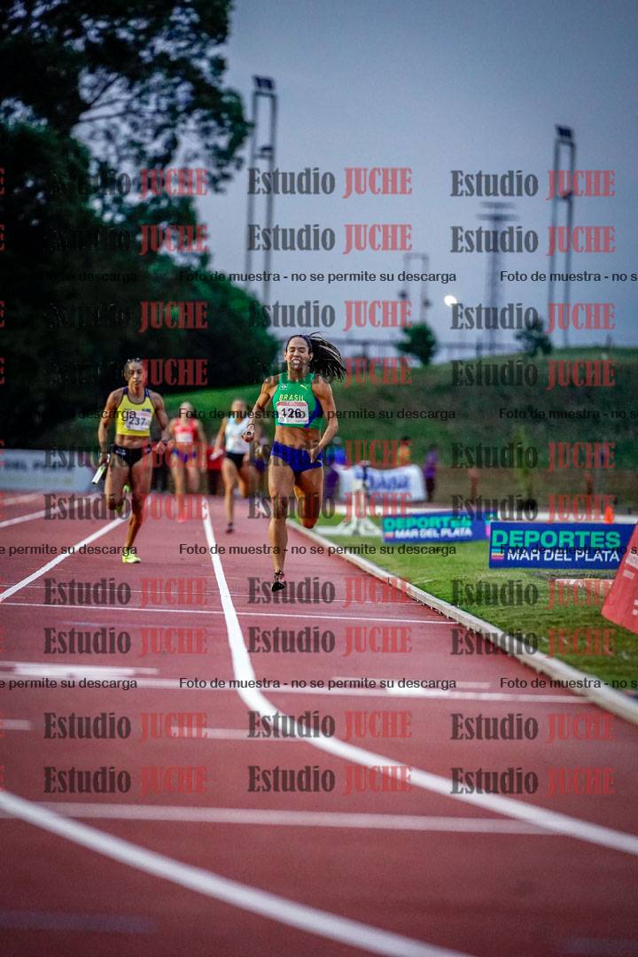 Fotos de los relevos 4x400 m mixtos