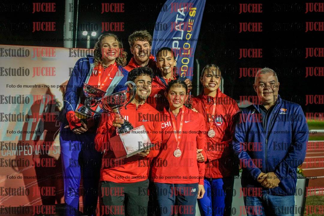 Fotos de algunos extras y podios del día 3