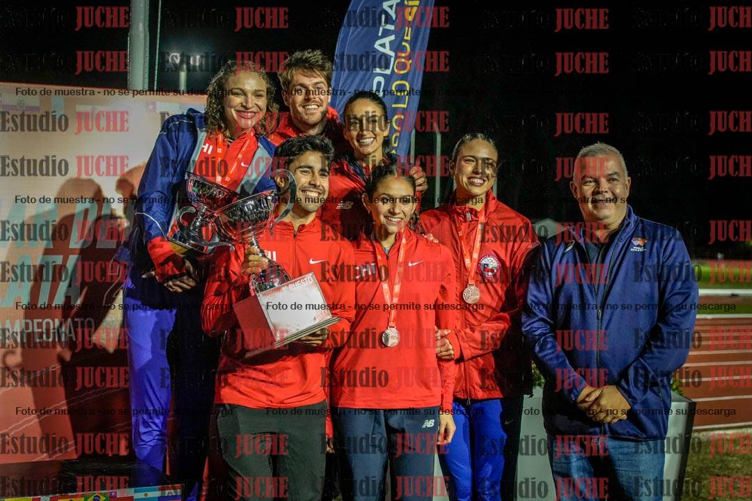 Fotos de algunos extras y podios del día 3