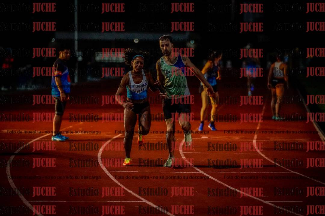 Fotos de las postas 4x400 m mixtas