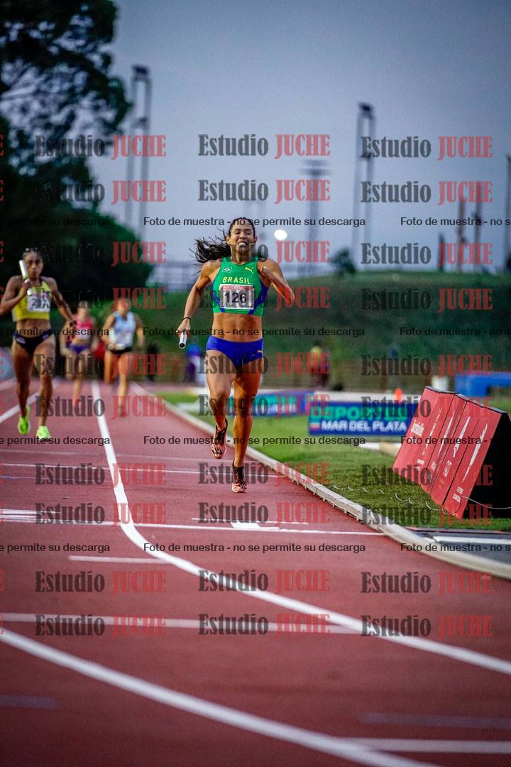 Fotos de los relevos 4x400 m mixtos