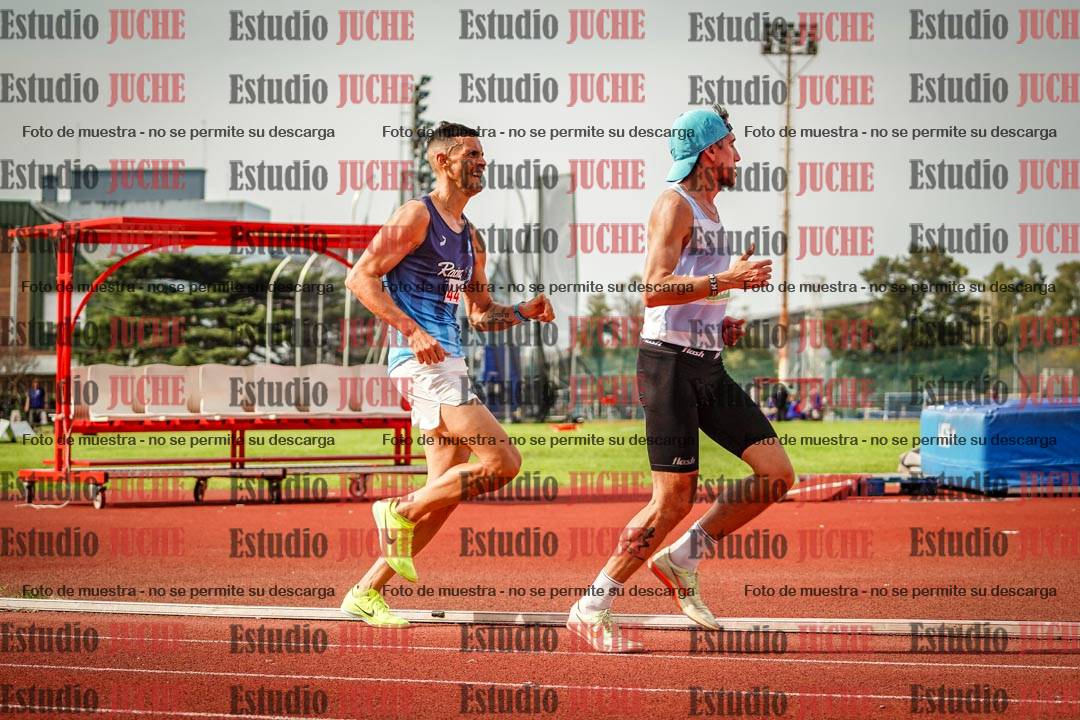Fotos de los 3000 m llanos de varones