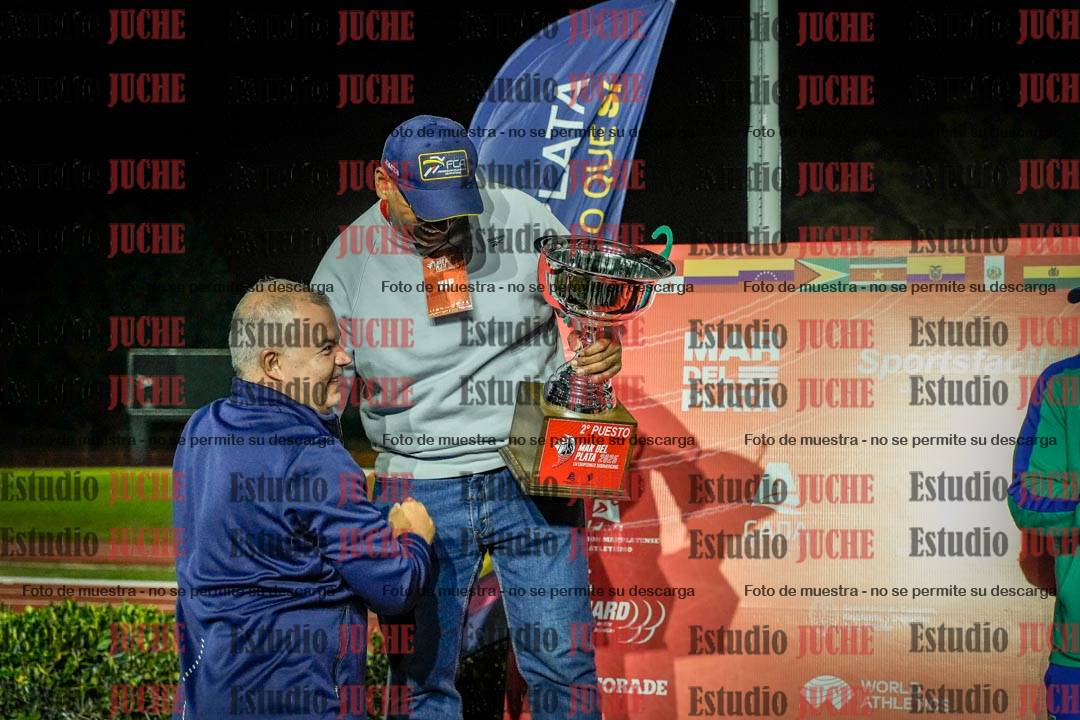 Fotos de algunos extras y podios del día 3