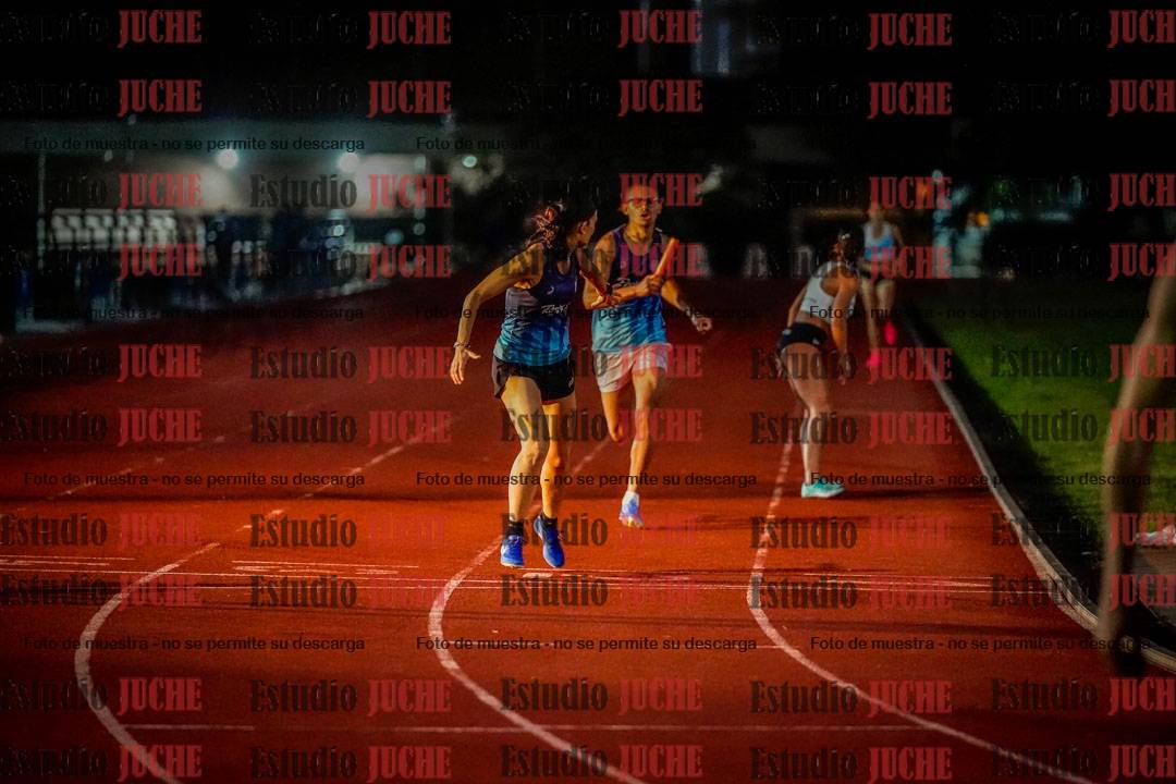Fotos de las postas 4x400 m mixtas